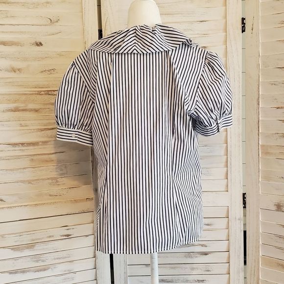 American Living Ruffle Button front - Picture 3 of 5